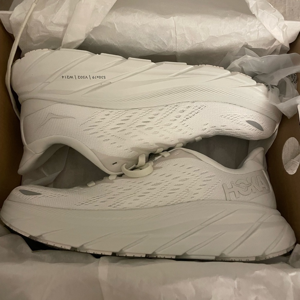 Hoka Clifton 8 white (womens)